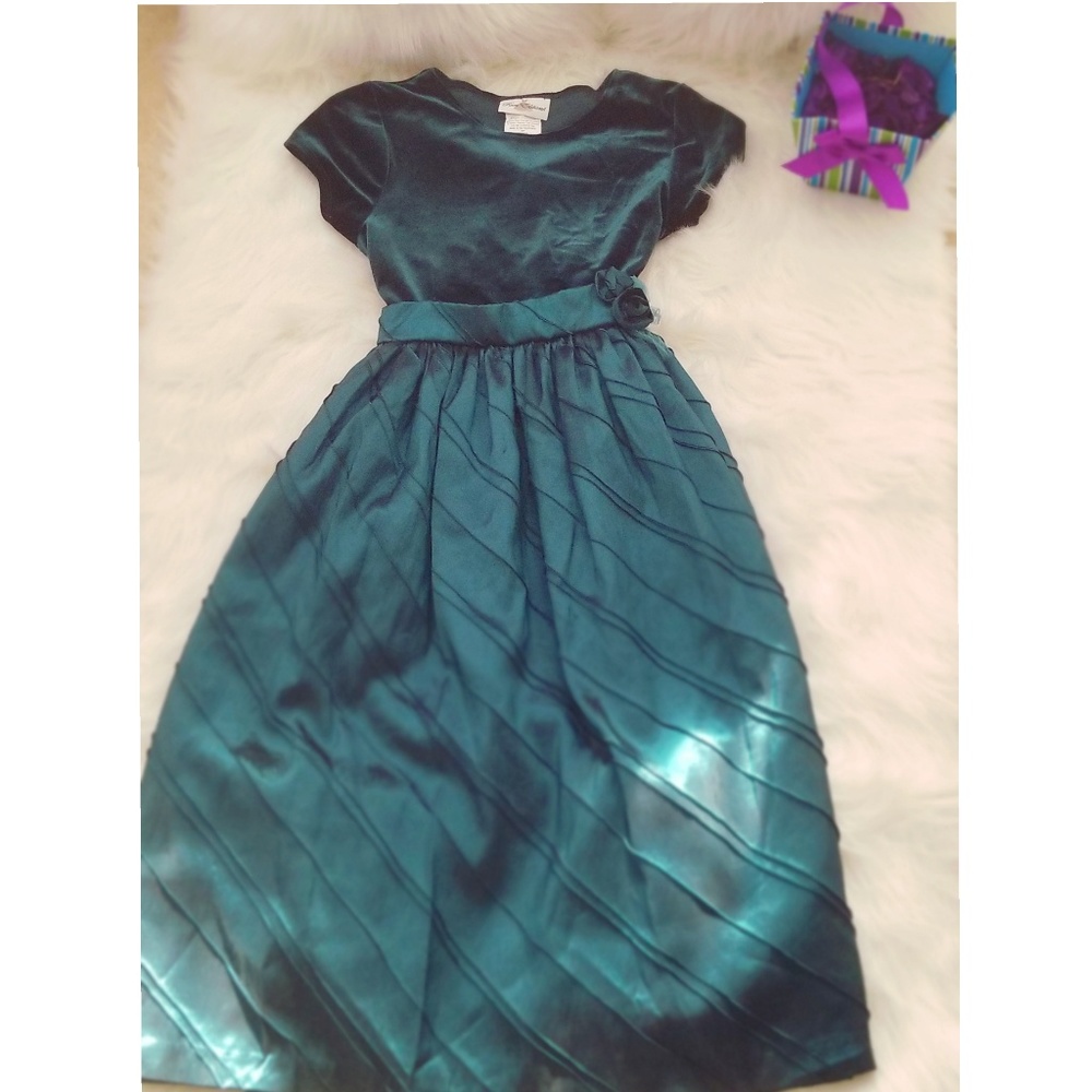 NWOT♡Stunning Formal Kid's Dress♡